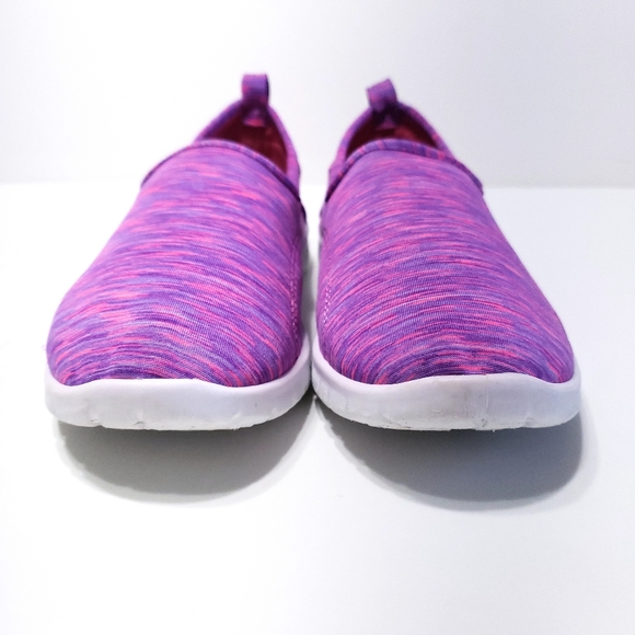 Women's Gravasphere Lightweight Memory Foam Slip on Shoes (9) - Picture 2 of 8